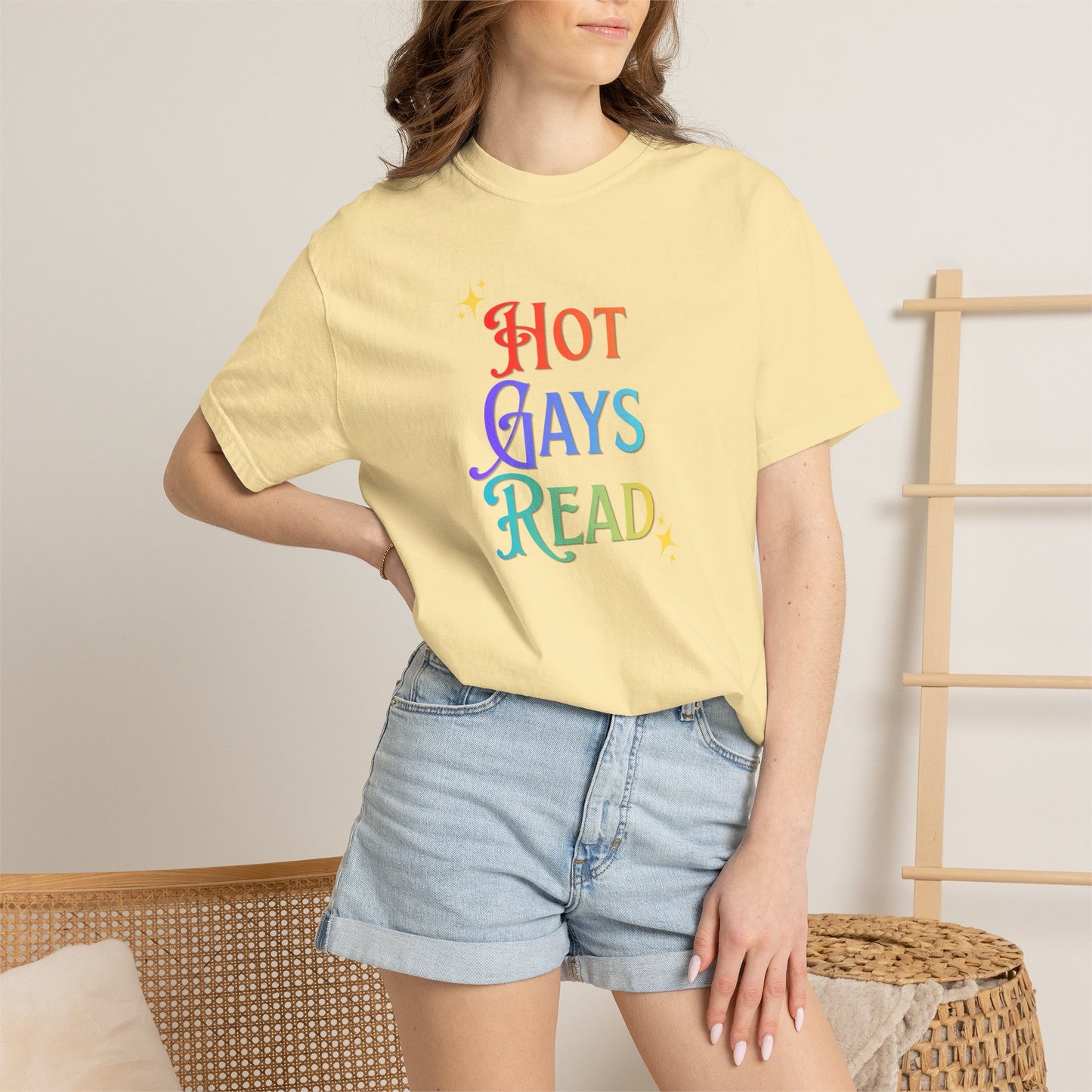 Hot Gays Read Tee