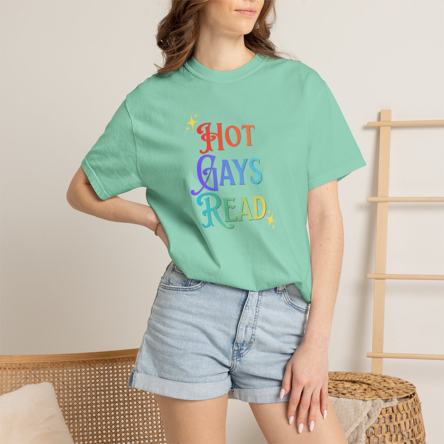 Hot Gays Read Tee